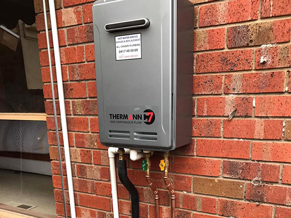 Instantaneous gas hot water service